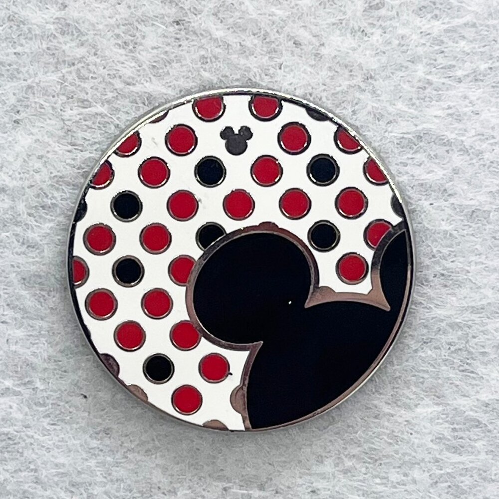 🔮 5/$25 Disney Mickey‎ Red And Black Dots Pin